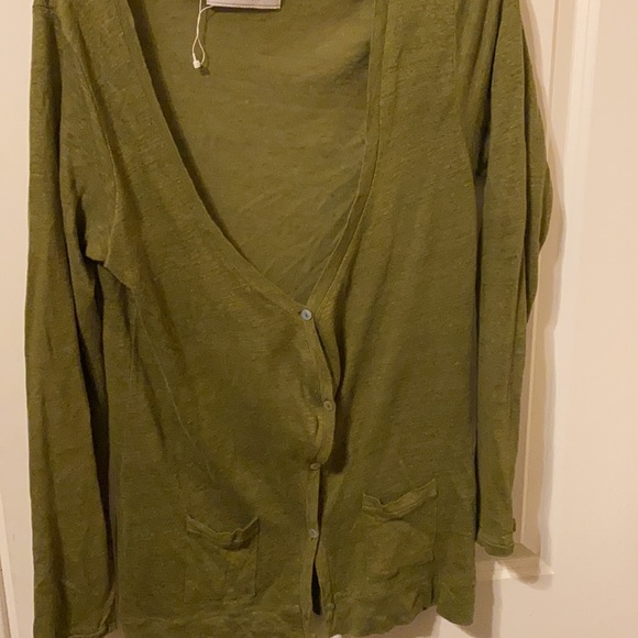 Women - Picture 2 of 2